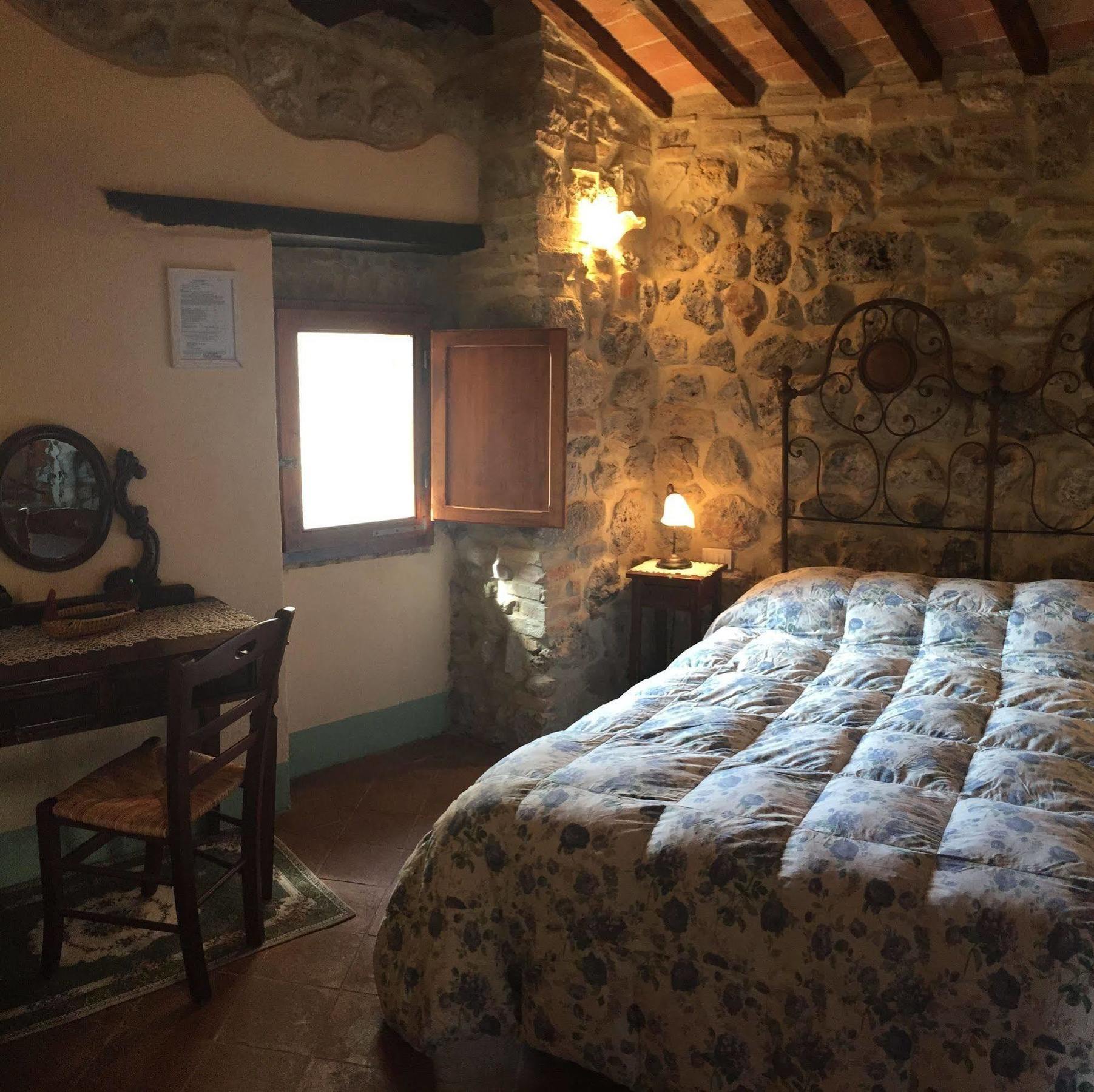 La Vecchia Corte San Gimignano Buitenkant foto